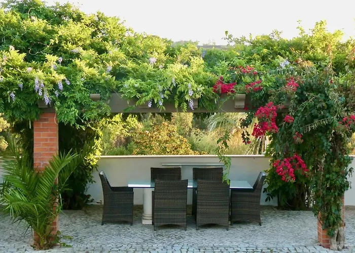 Vida-vi, And Bed & Breakfast